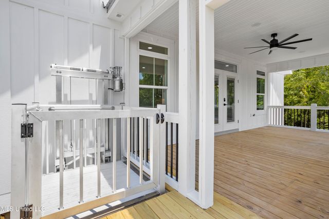 410 Orange Street, Pass Christian, MS 39571