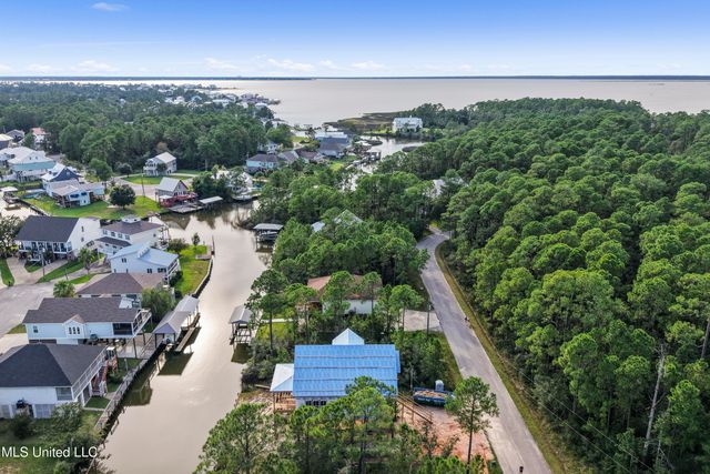 410 Orange Street, Pass Christian, MS 39571