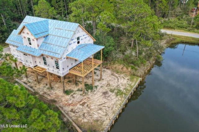 410 Orange Street, Pass Christian, MS 39571