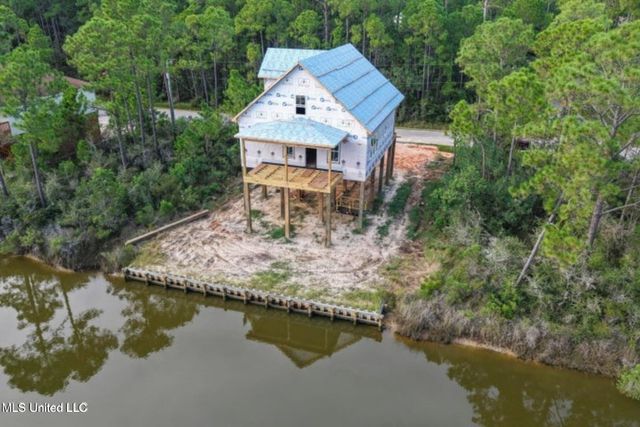 410 Orange Street, Pass Christian, MS 39571