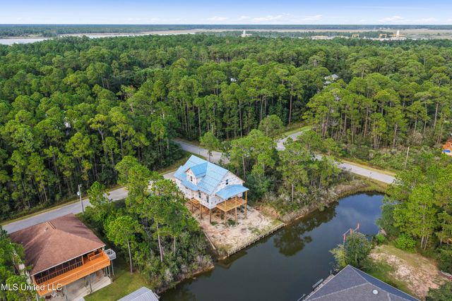 410 Orange Street, Pass Christian, MS 39571