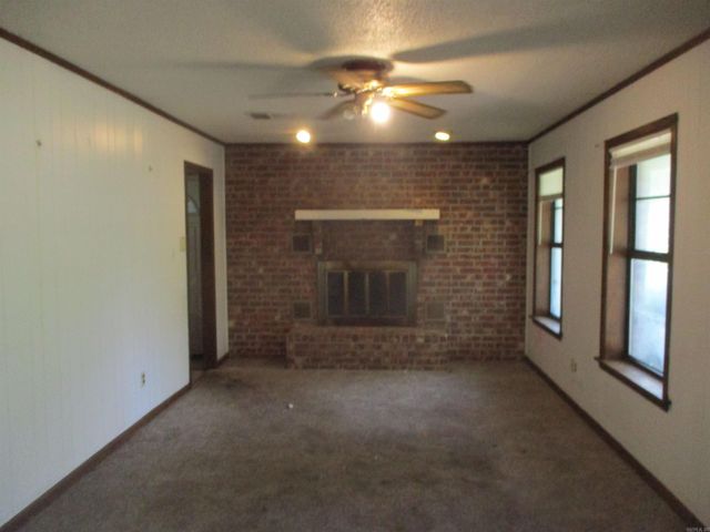 2611 Hixon Drive, Pine Bluff, AR 71603