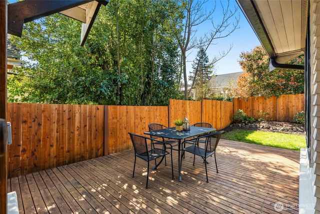 7221 4th Avenue NW, Seattle, WA 98117