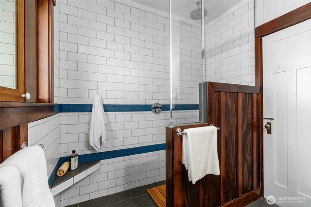 7221 4th Avenue NW, Seattle, WA 98117