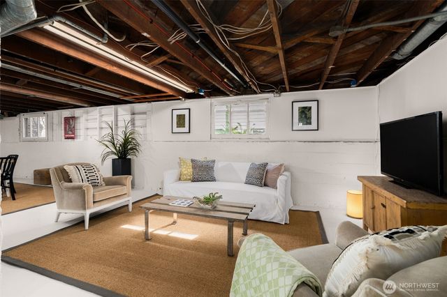 7221 4th Avenue NW, Seattle, WA 98117