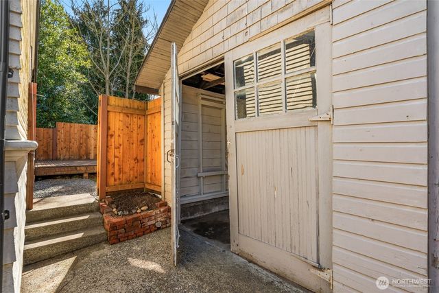 7221 4th Avenue NW, Seattle, WA 98117