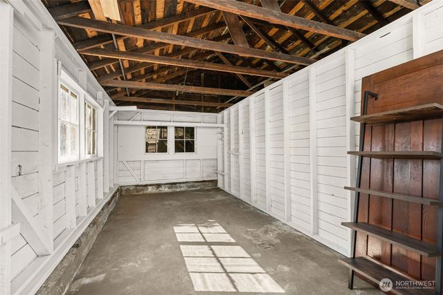 7221 4th Avenue NW, Seattle, WA 98117