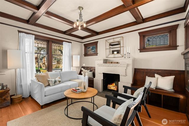 7221 4th Avenue NW, Seattle, WA 98117