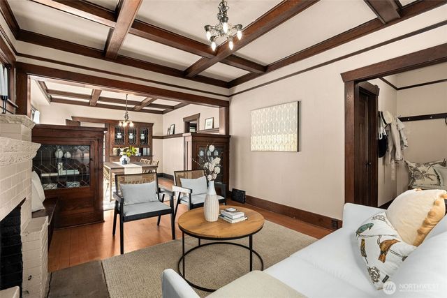 7221 4th Avenue NW, Seattle, WA 98117