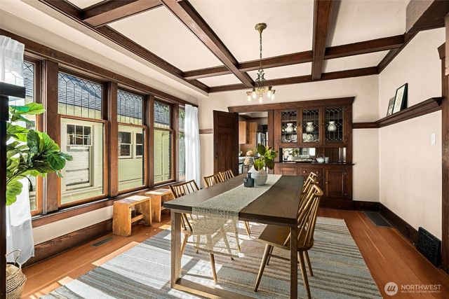 7221 4th Avenue NW, Seattle, WA 98117