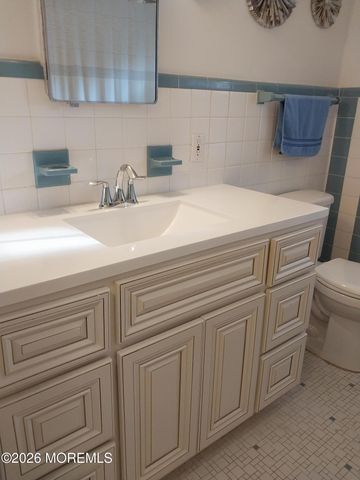 511 Clinton Avenue, Toms River, NJ 08753