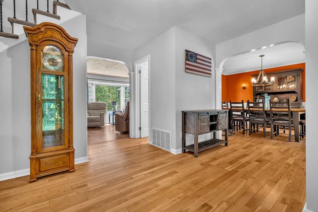 2 Naomi Lane, East Lyme, CT 06333