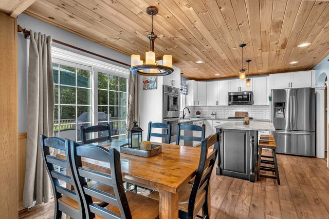 2 Naomi Lane, East Lyme, CT 06333