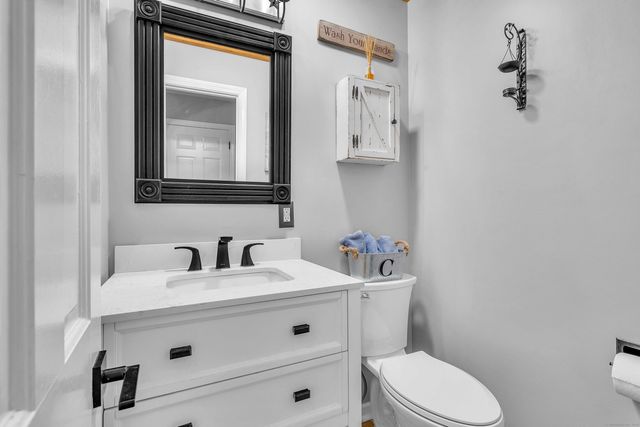 2 Naomi Lane, East Lyme, CT 06333