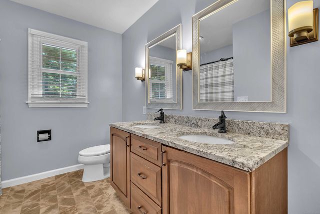 2 Naomi Lane, East Lyme, CT 06333