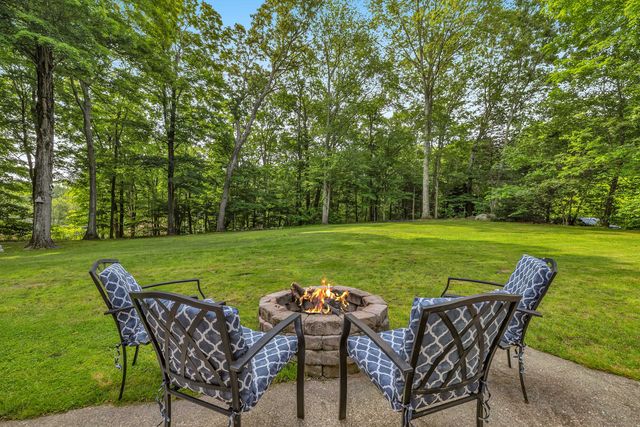 2 Naomi Lane, East Lyme, CT 06333