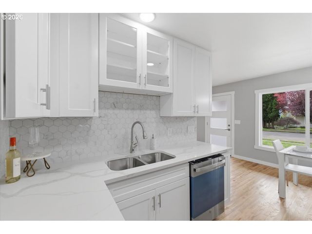 10218 N TYLER Ave, Portland, OR 97203