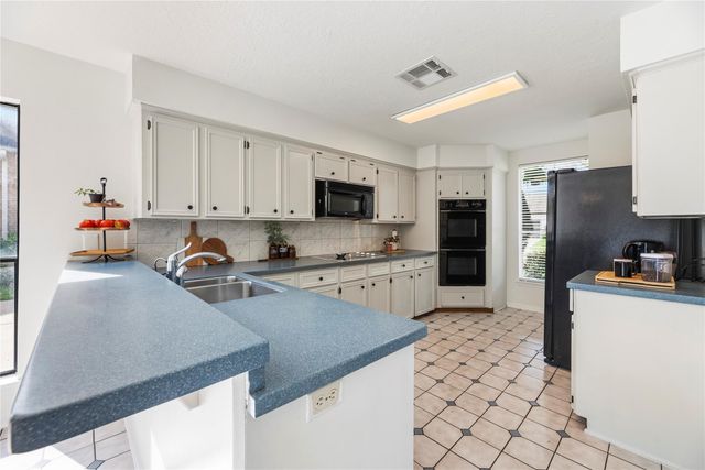 1802 Quarterpath Drive, Richmond, TX 77406