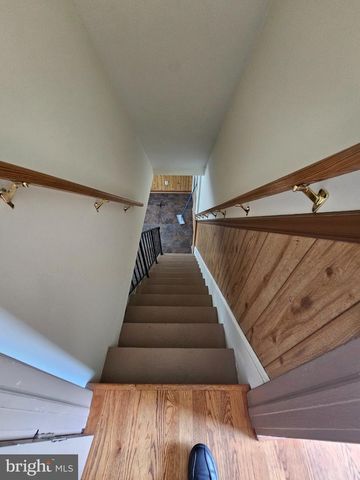 5109 OX RD, Fairfax, VA 22030