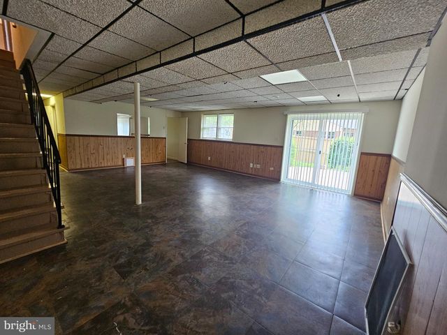 5109 OX RD, Fairfax, VA 22030