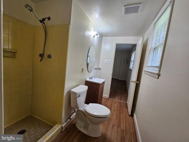 5109 OX RD, Fairfax, VA 22030