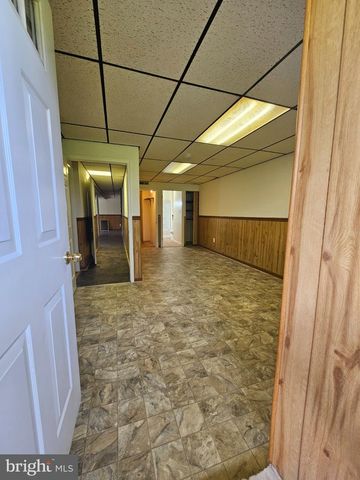 5109 OX RD, Fairfax, VA 22030