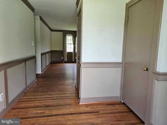 5109 OX RD, Fairfax, VA 22030