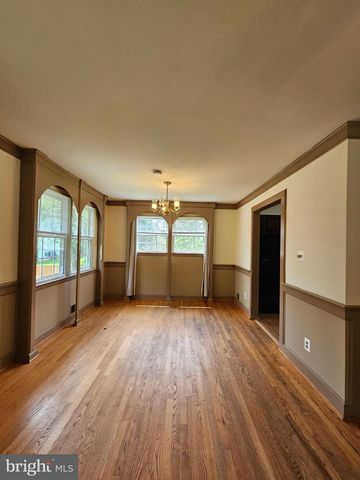 5109 OX RD, Fairfax, VA 22030