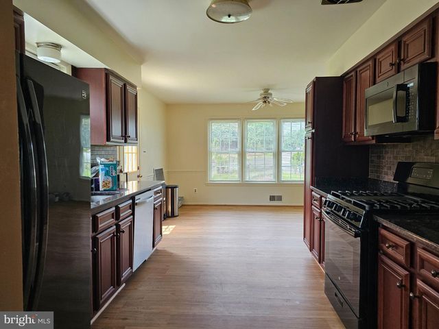 5109 OX RD, Fairfax, VA 22030