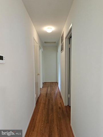 5109 OX RD, Fairfax, VA 22030