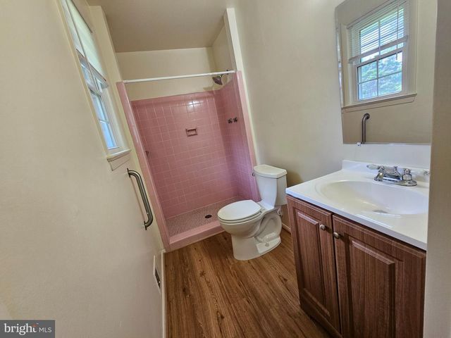 5109 OX RD, Fairfax, VA 22030