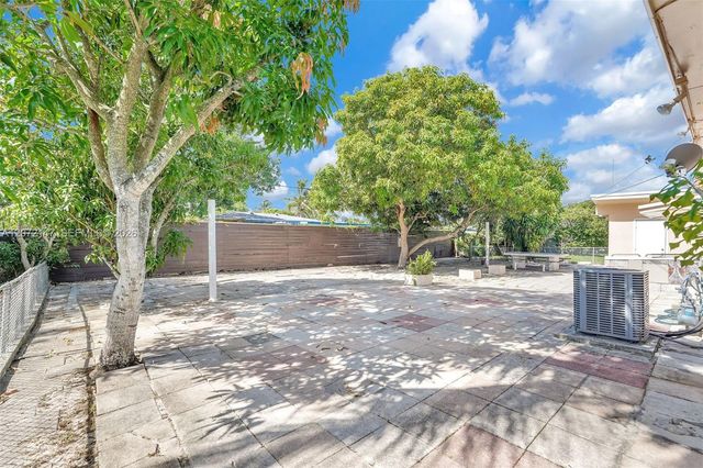3840 SW 31st Court, West Park, FL 33023