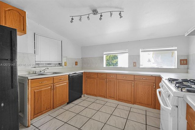 3840 SW 31st Court, West Park, FL 33023
