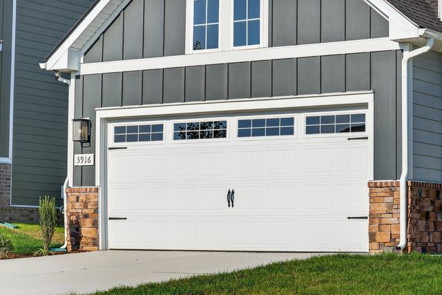 3916 Trinity Woods Rd, Columbia, TN 38401