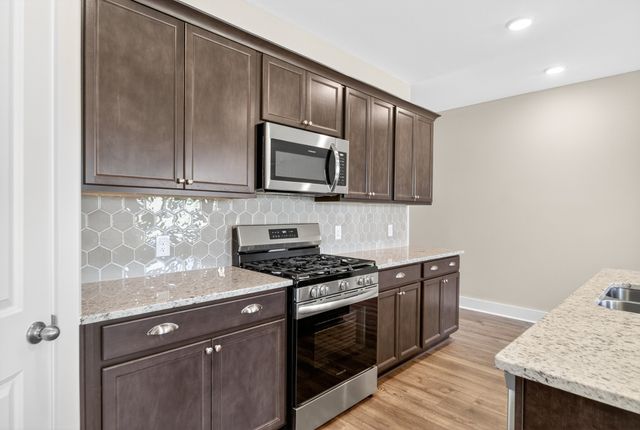 3916 Trinity Woods Rd, Columbia, TN 38401