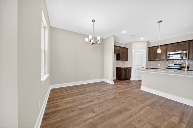 3916 Trinity Woods Rd, Columbia, TN 38401