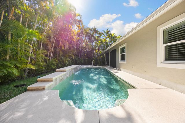 1558 Farmington Avenue, Wellington, FL 33414