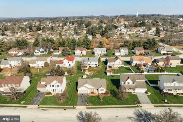 1835 MICHELLE DR, York, PA 17408