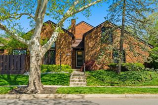 2080 Mackenzie Drive, 12, Upper Arlington, OH 43220