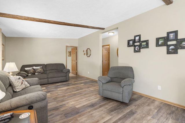 39 Troutdale Lane, Branson West, MO 65737