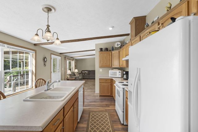 39 Troutdale Lane, Branson West, MO 65737