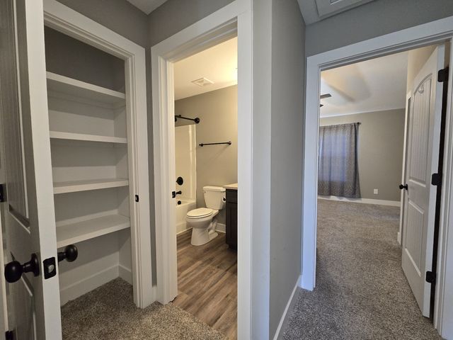 414A Oak St, Clarksville, TN 37042