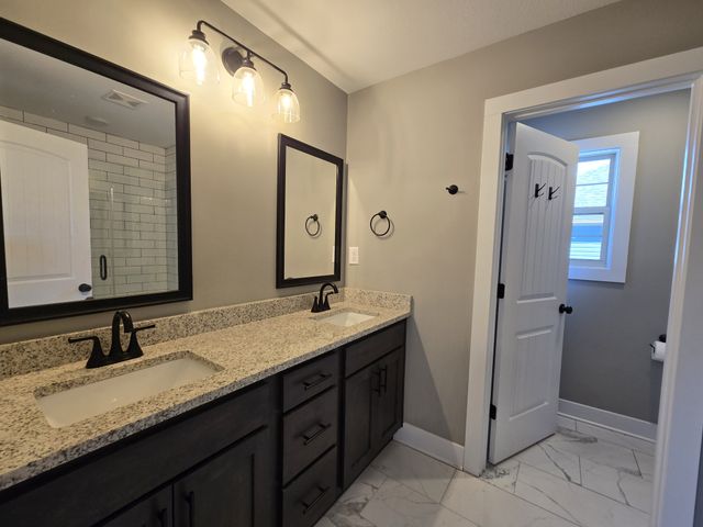 414A Oak St, Clarksville, TN 37042