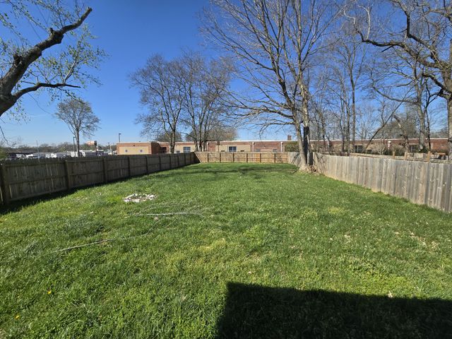 414A Oak St, Clarksville, TN 37042