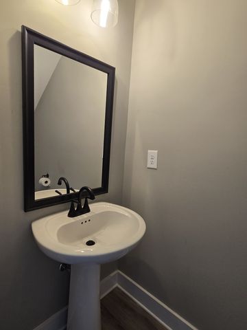 414A Oak St, Clarksville, TN 37042