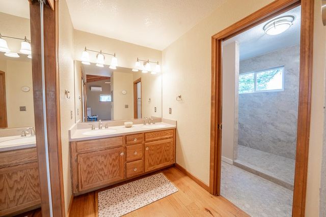 11111 Tanglewood Dr, Auburn, CA 95603