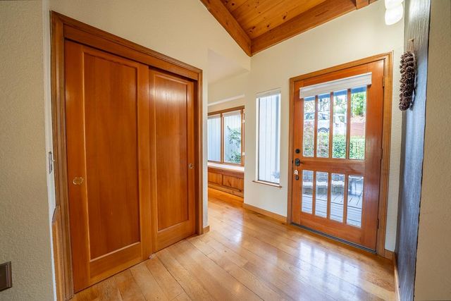 11111 Tanglewood Dr, Auburn, CA 95603