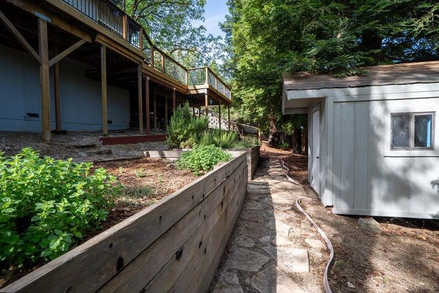 11111 Tanglewood Dr, Auburn, CA 95603