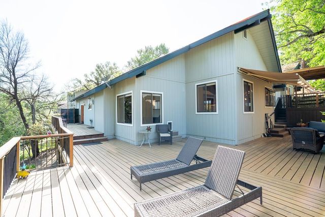 11111 Tanglewood Dr, Auburn, CA 95603