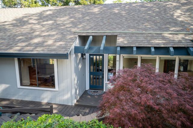 11111 Tanglewood Dr, Auburn, CA 95603